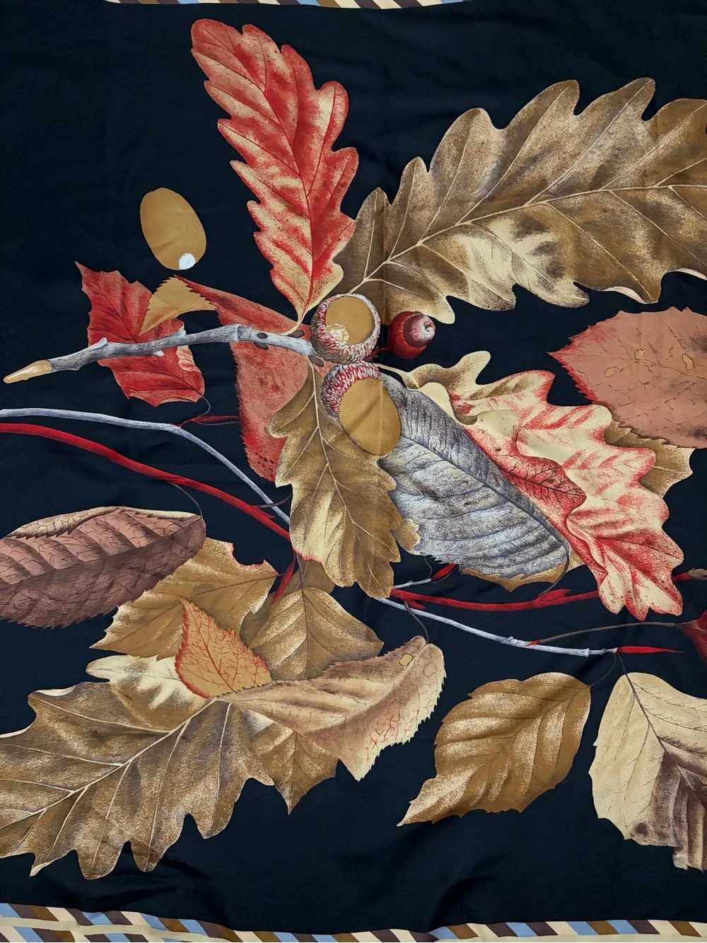 Vintage Perry Ellis 100% Silk Autumn Leaves Square Scarf 35